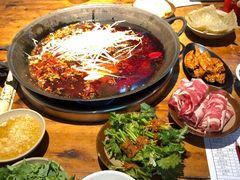 -四小区火锅·巷子里的重庆火锅(花照壁店)