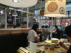 大堂-吕氏疙瘩汤·海鲜新鲁菜(凯德mall新都心店)