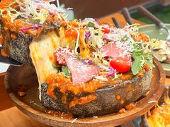 -Dragon Pizza•圆脸龙披萨·牛排餐厅
