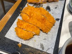 馋嘴炸猪排-馋三尺蟹粉小笼(人民广场店)