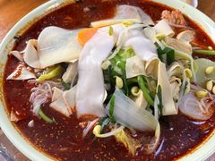 -不起眼麻辣烫凉皮店