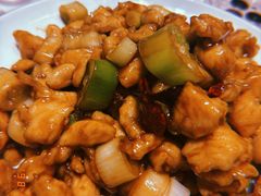 鲜香宫保鸡丁-犇逸·乐山跷脚牛肉·四川现炒(览海店)