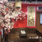 告诉我们哪款合适我们，然后换衣服，编头发，插头饰