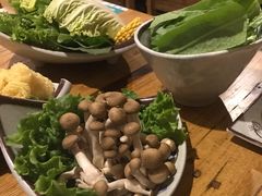 蟹味菇-毛辣果·贵州红酸汤牛肉火锅(西单店)