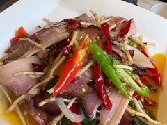 折耳根炒腊肉-农夫人家餐饮