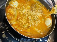 -三清洞摩西韩式年糕火锅(威高广场店)