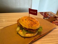 -必胜客(砂之船中东奥莱店)