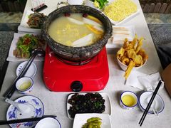 -墨脱石锅椰子鸡•香草鸭•东山羊(大东海店)