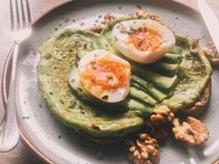 牛油果煮蛋吐司-RAC BAR(安福路店)