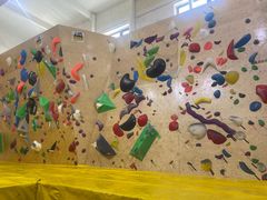 -问山MountQuest攀岩馆