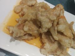 -老码头黑皮肘子锅包肉(赣水路店)