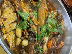 红烧杂鱼-溱湖八鲜菜馆