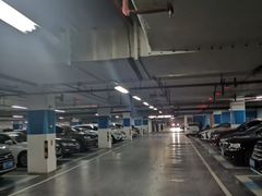 -悠方地下停车场
