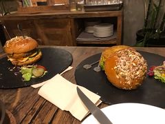 -HIGH FIVE哈福手工汉堡(桂林路店)