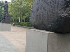 -英雄广场