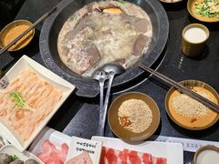 -宽板凳老灶火锅(簋街店)
