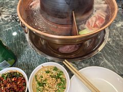 -楼外楼大刀肉传统火锅居(幸福街店)