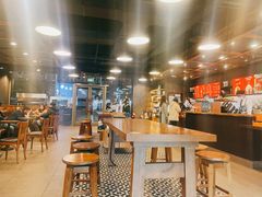 大堂-星巴克臻选(青岛麦凯乐分店)