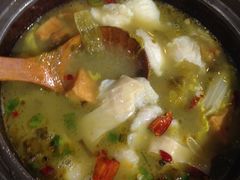 石锅酸菜鱼-周鱼小馆石锅酸菜鱼(活力汇店)