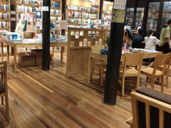 店内环境-猫的天空之城概念书店(杭州南宋御街店)