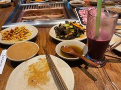-老牌坊云南鱼豆花火锅(爱建店)