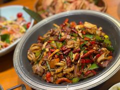 -老滇山寨•云南特色菜•地方菜•民族风情歌舞表演(金碧店)