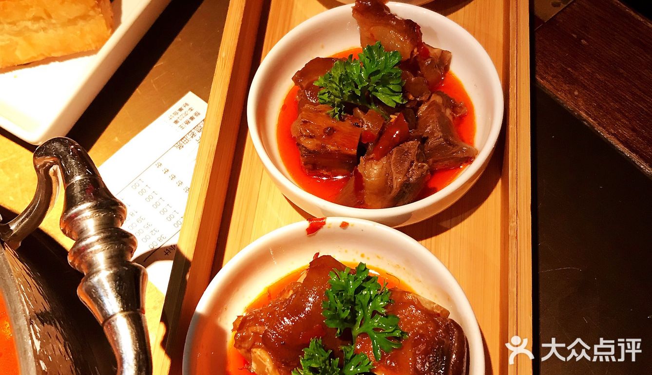 很清爽的火锅 清汤可以喝 牛杂好像比牛肉好吃点