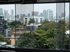 -ROAST coffee & eatery