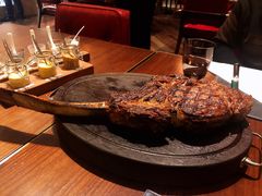-恰餐厅及酒吧 CHAR Bar & Grill (北京丽都皇冠假日店)