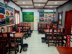 -湖南人家湘菜馆(镇江路店)
