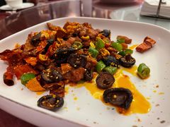 香脆菌香猪颈肉-大理实力希尔顿酒店御璽中餐厅YUXI – CHINESE RESTAURANT