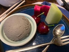 黑芝麻冰淇淋生鲜果-西湖国宾馆·紫薇厅