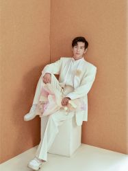 -至臻微拉婚纱摄影