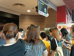 等位区-麦当劳(武商建二店)