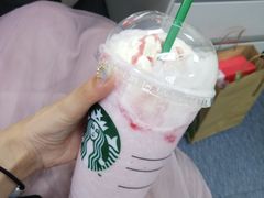 草莓芝士星冰乐-星巴克(济南美莲广场店)
