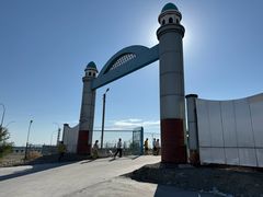 -霍尔果斯国门景区