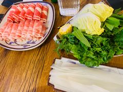 -毛辣果·贵州红酸汤牛肉火锅(西单店)