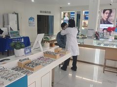 -卫视眼镜视光中心(黄江店)