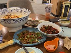 -有红鸡毛店·川菜(建设路店)