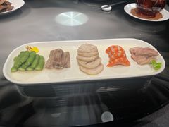 -HOMES上海本帮菜(襄阳公园店)