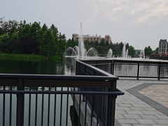 -奕欧来上海购物村停车场