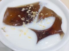 椰林琥珀冰粉-遇见小面(凯德广场店)