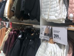 -优衣库(重庆星光时代广场店)