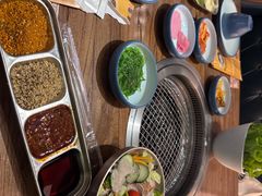 -明洞阿姨·韩式酱蟹烤肉·创意料理(三元桥店)