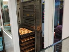 面包甜点陈列柜-上海哈尔滨食品厂(淮海中路店)