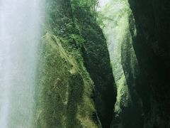 -龙水峡地缝景区