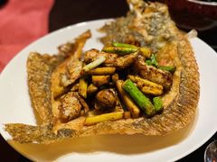 黑松露多宝鱼-杭州西子湖四季酒店·金沙厅