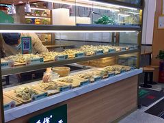 面包甜点陈列柜-袁记云饺(蛇口店)