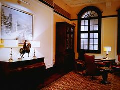 -LONG BAR 廊吧(外滩华尔道夫酒店)