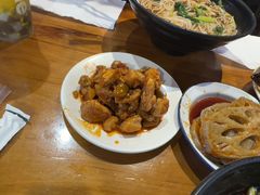 -爆炸头阿姨小四川正宗川味小吃(无任何分店)